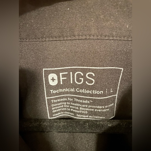 Figs Rafaela Oversized Scrub Top in Black - Picture 8 of 8